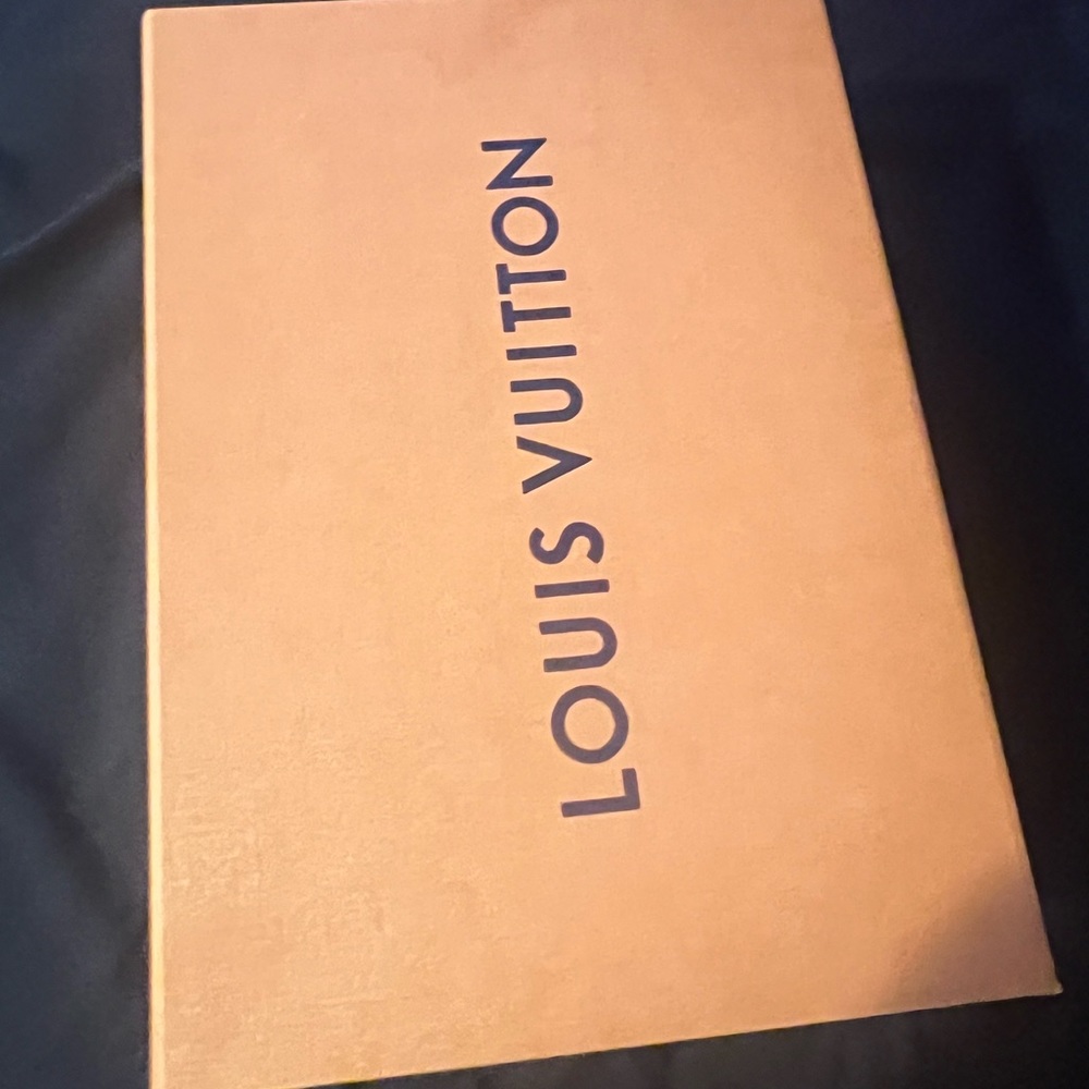 Women’s Louis Vuitton sneakers (receipt in pics) - Picture 3 of 7